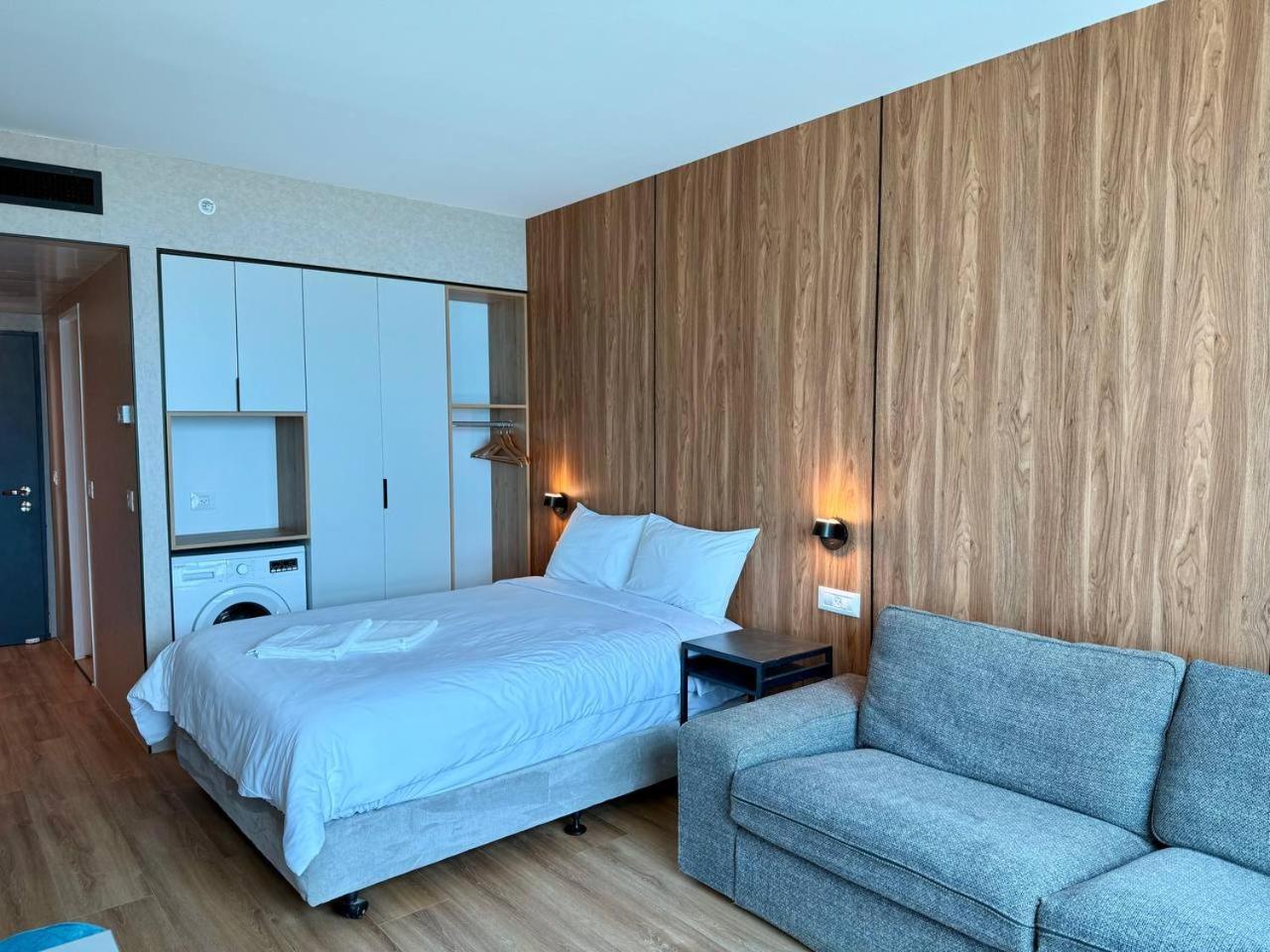 C Tower Apartments 内坦亚 外观 照片