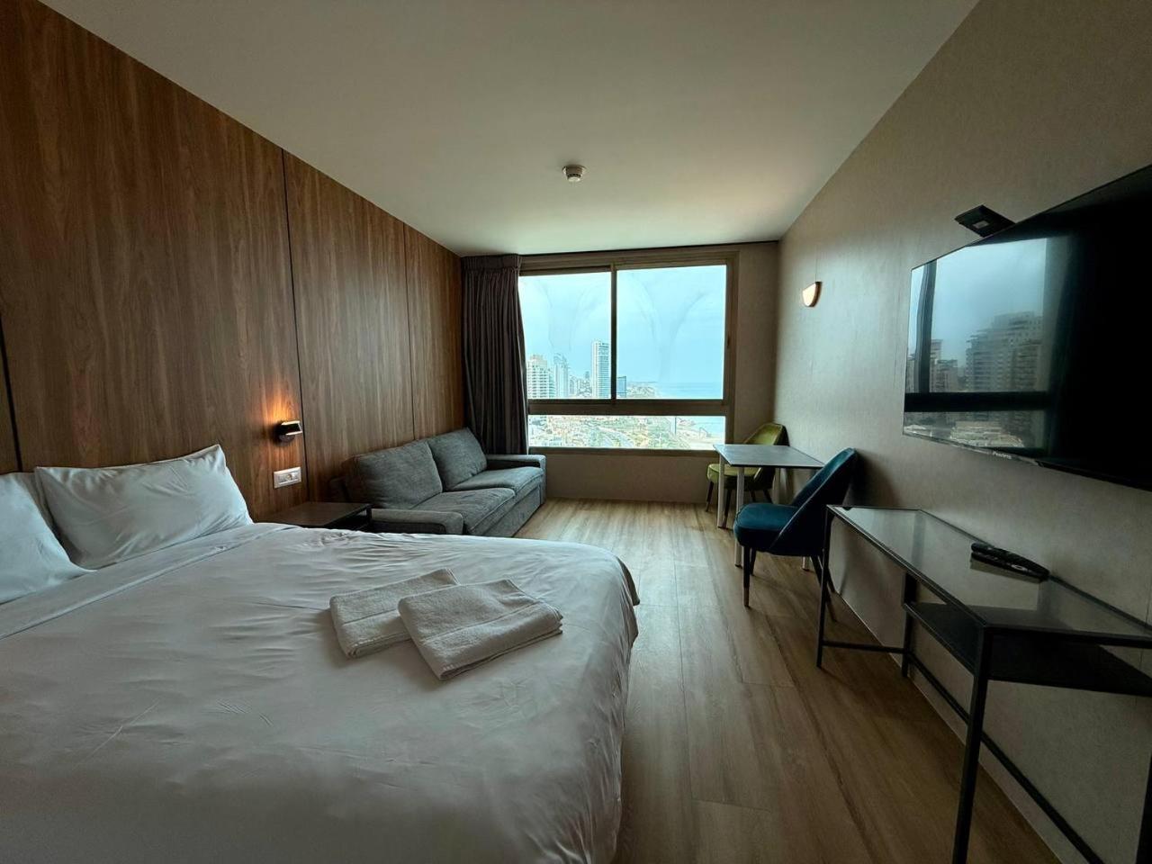 C Tower Apartments 内坦亚 外观 照片